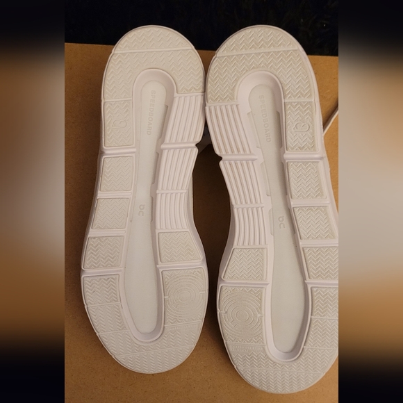 On Running walking sneakers men's size 11 - Picture 4 of 16